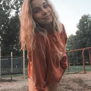 Meet your Posher, Hallie